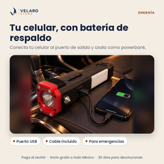 Celular cargando desde el puerto USB de la linterna